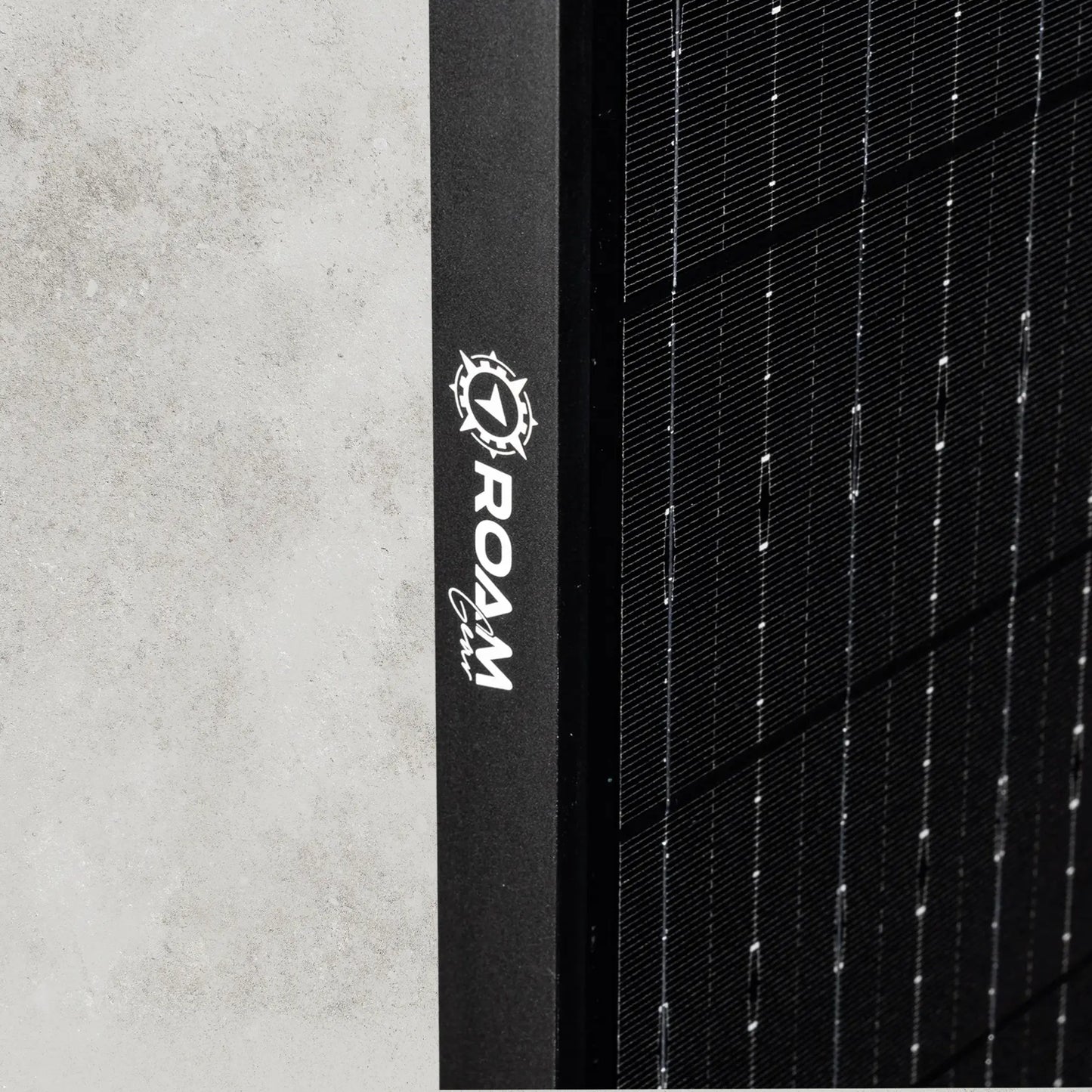 200W 12V Slimline Black Glass Solar Panel (20mm Frame) ROAM GEAR