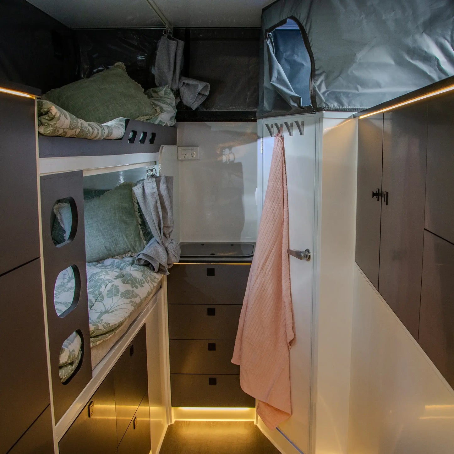 DROVER FAMILY - 16ft Camper