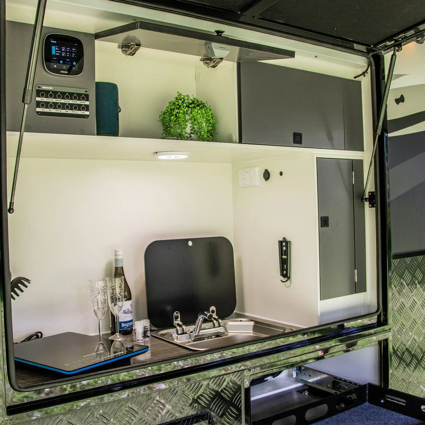 DROVER FAMILY - 16ft Camper