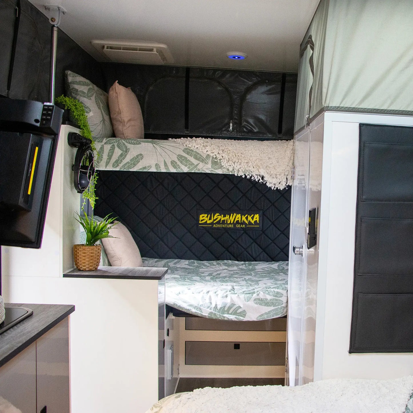 FAKAWI TRIBE 2 - 15ft Camper