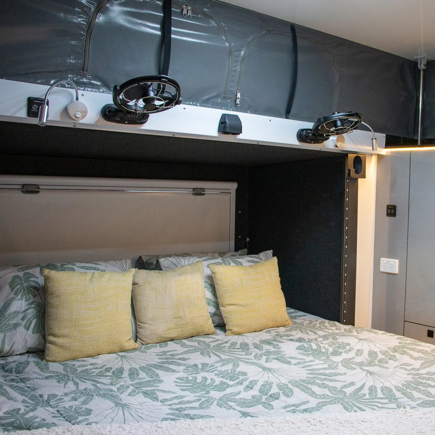 FAKAWI TRIBE 2 - 15ft Camper